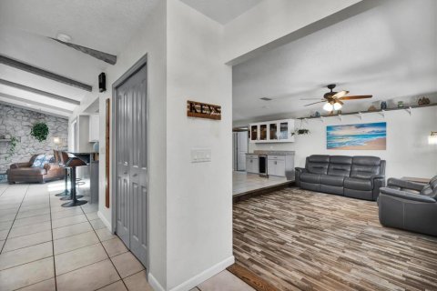 House in Port Orange, Florida 5 bedrooms, 200.3 sq.m. № 1590012 - photo 9