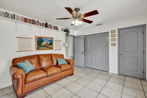 House in Port Orange, Florida 5 bedrooms, 200.3 sq.m. № 1590012 - photo 28