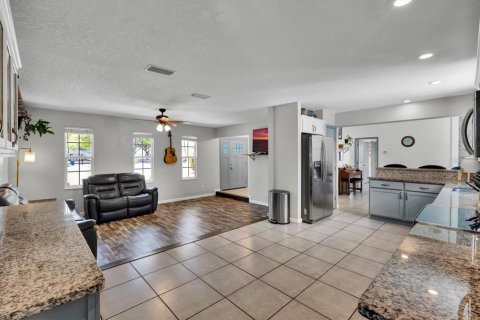 House in Port Orange, Florida 5 bedrooms, 200.3 sq.m. № 1590012 - photo 16