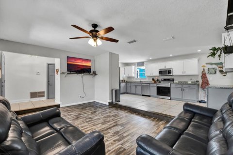 House in Port Orange, Florida 5 bedrooms, 200.3 sq.m. № 1590012 - photo 20