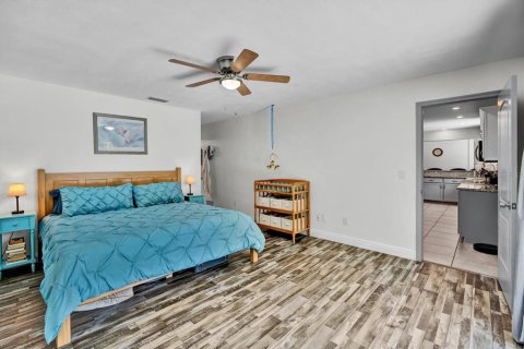 House in Port Orange, Florida 5 bedrooms, 200.3 sq.m. № 1590012 - photo 22