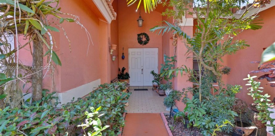 Casa en Miami, Florida 4 dormitorios, 191.38 m2 № 2057898