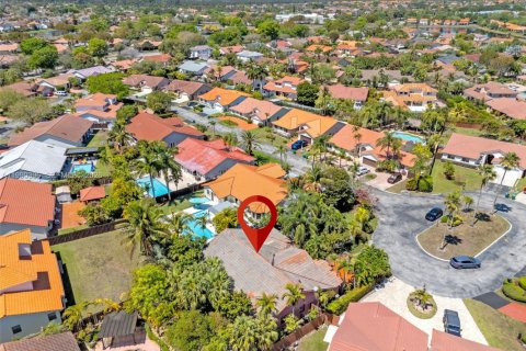 Casa en venta en Miami, Florida, 4 dormitorios, 191.38 m2 № 2057898 - foto 27