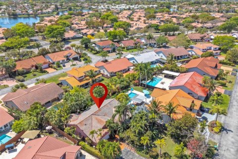 Casa en venta en Miami, Florida, 4 dormitorios, 191.38 m2 № 2057898 - foto 28