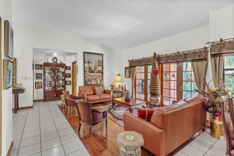 Casa en venta en Miami, Florida, 4 dormitorios, 191.38 m2 № 2057898 - foto 7