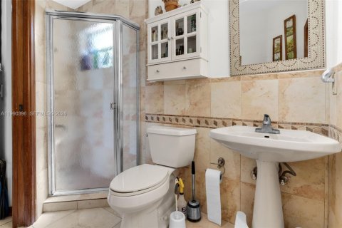 Casa en venta en Miami, Florida, 4 dormitorios, 191.38 m2 № 2057898 - foto 15