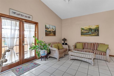 Casa en venta en Miami, Florida, 4 dormitorios, 191.38 m2 № 2057898 - foto 11