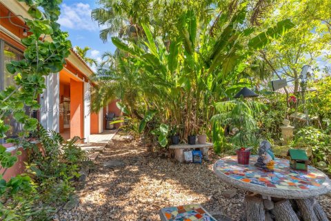 Casa en venta en Miami, Florida, 4 dormitorios, 191.38 m2 № 2057898 - foto 25