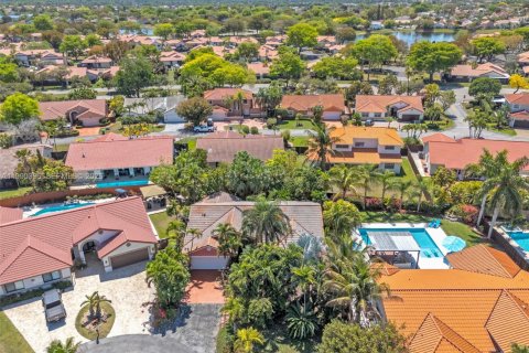 Casa en venta en Miami, Florida, 4 dormitorios, 191.38 m2 № 2057898 - foto 29