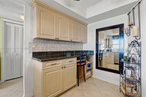 Купить кондоминиум в Норт-Майами, Флорида 1 спальня, 77.2м2, № 2025223 - фото 13