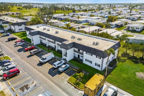 Condo in Bradenton, Florida, 1 bedroom  № 1511373 - photo 30