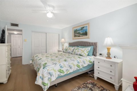 Condo in Bradenton, Florida, 1 bedroom  № 1511373 - photo 23