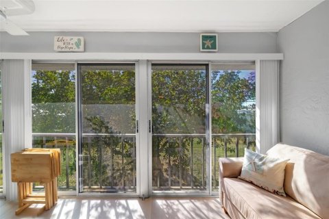 Condo in Bradenton, Florida, 1 bedroom  № 1511373 - photo 15