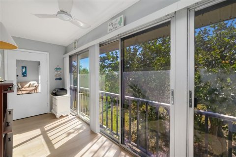Condo in Bradenton, Florida, 1 bedroom  № 1511373 - photo 16