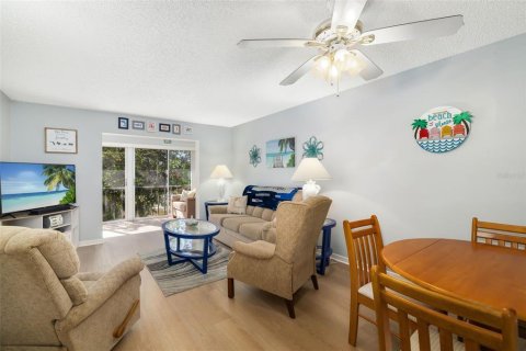 Condo in Bradenton, Florida, 1 bedroom  № 1511373 - photo 9