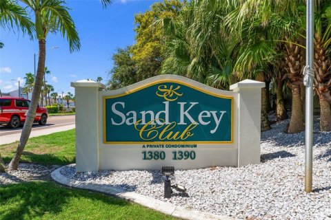Condo in Clearwater, Florida, 2 bedrooms  № 1885727 - photo 2
