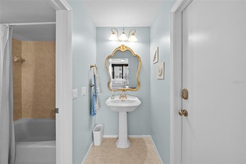 Condo in Clearwater, Florida, 2 bedrooms  № 1885727 - photo 18