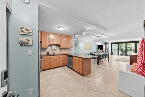 Condo in Clearwater, Florida, 2 bedrooms  № 1885727 - photo 6