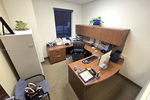 Commercial property in Coral Springs, Florida № 1710561 - photo 28