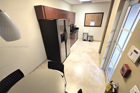 Commercial property in Coral Springs, Florida № 1710561 - photo 14
