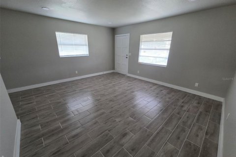 Apartamento en alquiler en Zephyrhills, Florida, 2 dormitorios, 107.02 m2 № 2107468 - foto 7