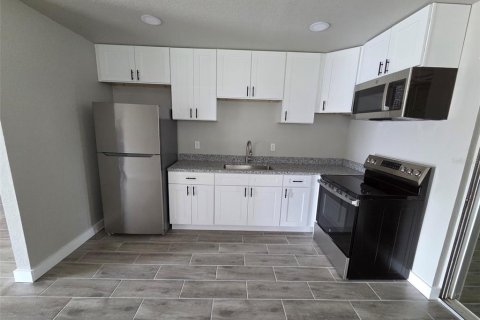 Apartamento en alquiler en Zephyrhills, Florida, 2 dormitorios, 107.02 m2 № 2107468 - foto 8