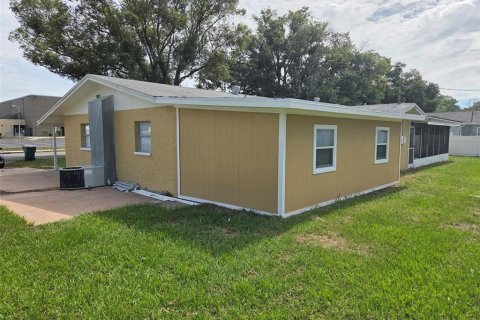 Apartamento en alquiler en Zephyrhills, Florida, 2 dormitorios, 107.02 m2 № 2107468 - foto 3