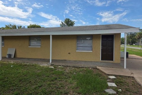 Apartamento en Zephyrhills, Florida 2 dormitorios, 107.02 m2 № 2107468