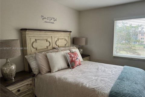 Copropriété à vendre à Sunrise, Floride: 2 chambres, 95.22 m2 № 2041848 - photo 28