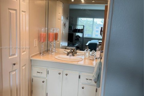 Copropriété à vendre à Sunrise, Floride: 2 chambres, 95.22 m2 № 2041848 - photo 22