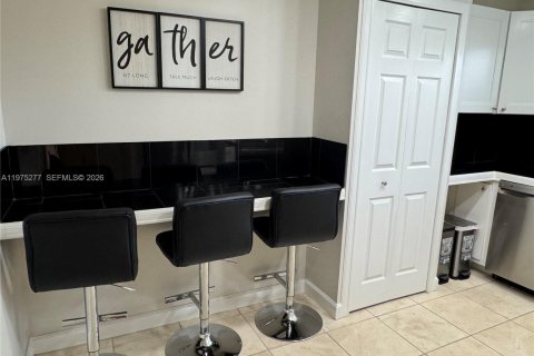 Copropriété à vendre à Sunrise, Floride: 2 chambres, 95.22 m2 № 2041848 - photo 4