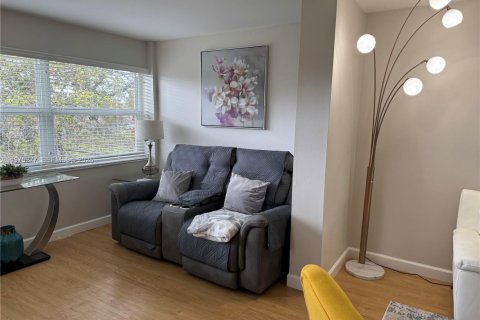 Copropriété à vendre à Sunrise, Floride: 2 chambres, 95.22 m2 № 2041848 - photo 14