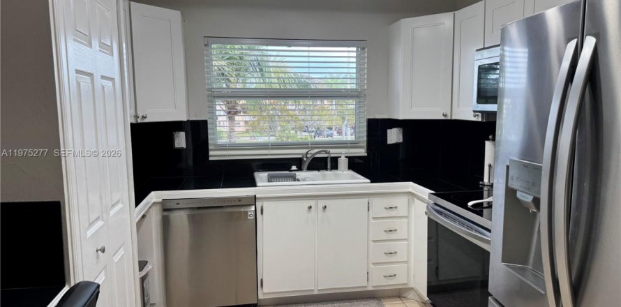 Condo à Sunrise, Floride, 2 chambres  № 2041848