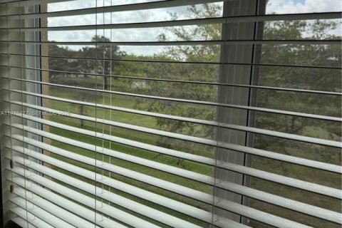 Copropriété à vendre à Sunrise, Floride: 2 chambres, 95.22 m2 № 2041848 - photo 29