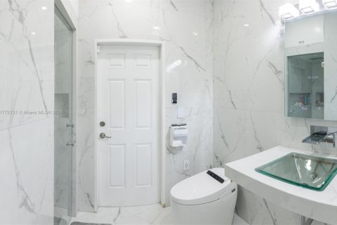 House in Homestead, Florida 5 bedrooms, 310.29 sq.m. № 1867875 - photo 12