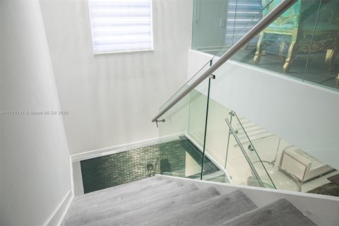 House in Homestead, Florida 5 bedrooms, 310.29 sq.m. № 1867875 - photo 17