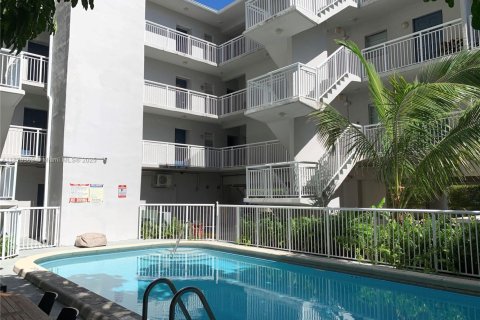 Condo in Coral Gables, Florida, 1 bedroom  № 1895418 - photo 6