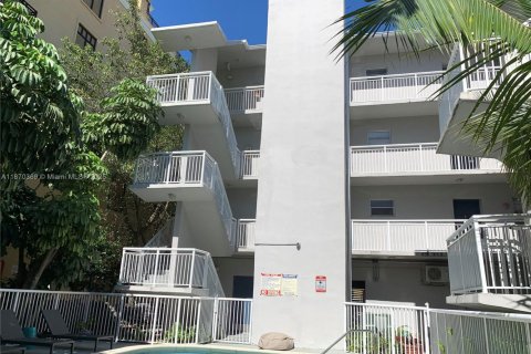 Condominio en alquiler en Coral Gables, Florida, 1 dormitorio № 1895418 - foto 8