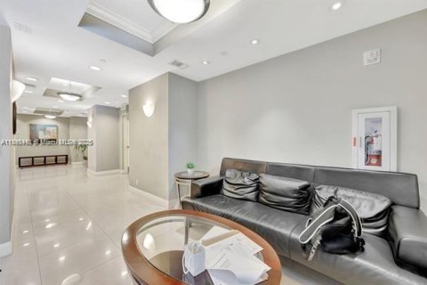 Купить кондоминиум в Майами, Флорида 1 спальня, 57.13м2, № 1948610 - фото 10