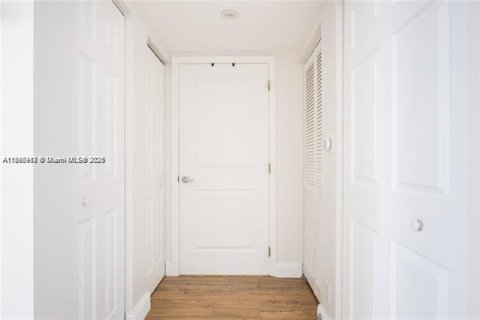 Купить кондоминиум в Майами, Флорида 1 спальня, 57.13м2, № 1948610 - фото 7