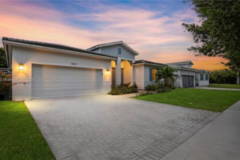 Villa ou maison à vendre à Homestead, Floride: 4 chambres, 213.68 m2 № 1946176 - photo 1