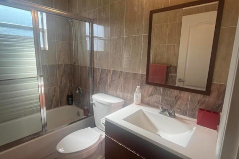 Condo in Delray Beach, Florida, 2 bedrooms  № 2243522 - photo 12