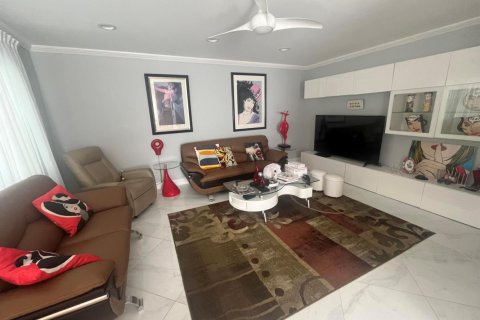 Condo in Delray Beach, Florida, 2 bedrooms  № 2243522 - photo 9