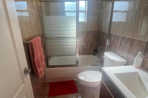 Condo in Delray Beach, Florida, 2 bedrooms  № 2243522 - photo 13