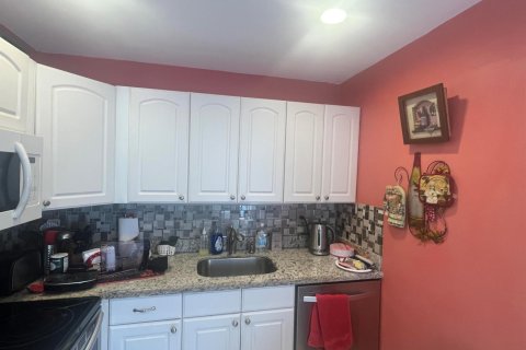 Condo in Delray Beach, Florida, 2 bedrooms  № 2243522 - photo 6