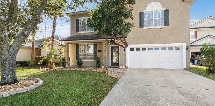 House in Jacksonville, Florida 5 bedrooms, 295.52 sq.m. № 885614