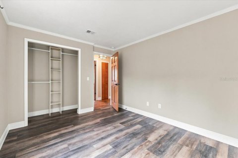 House in Orlando, Florida 3 bedrooms, 135.92 sq.m. № 2342059 - photo 15