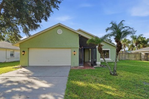 House in Orlando, Florida 3 bedrooms, 135.92 sq.m. № 2342059
