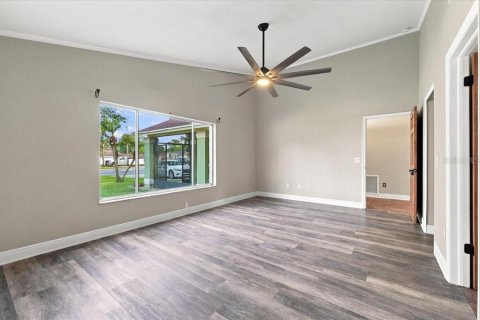 House in Orlando, Florida 3 bedrooms, 135.92 sq.m. № 2342059 - photo 18