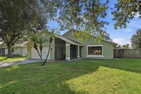 House in Orlando, Florida 3 bedrooms, 135.92 sq.m. № 2342059 - photo 2